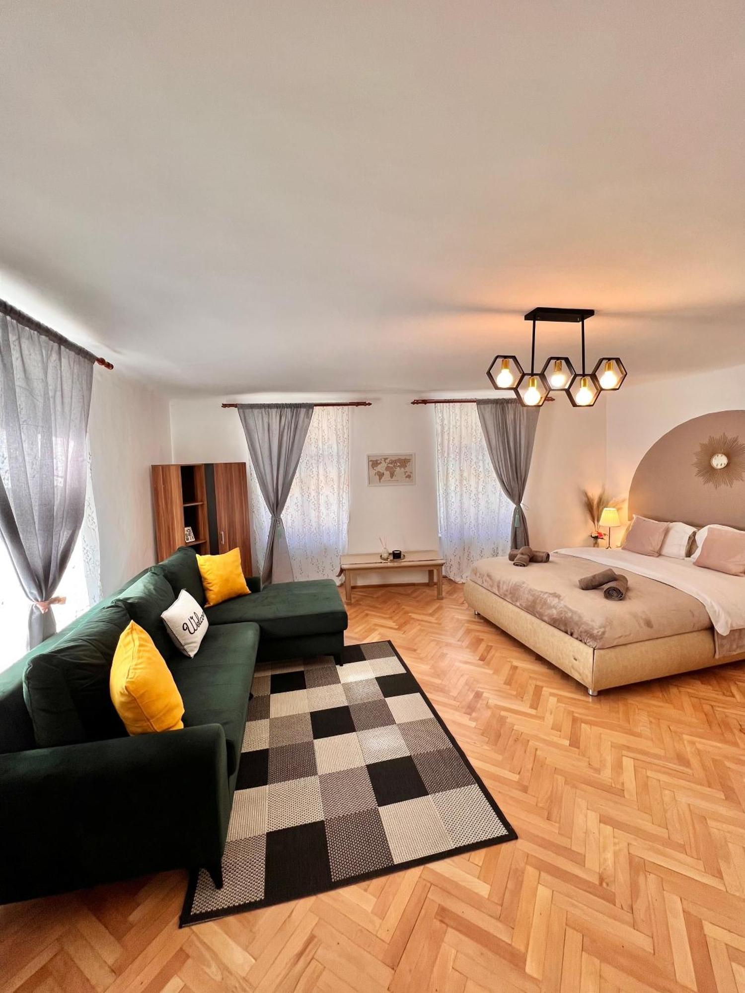 Old Town City Center Apartments บราชอฟ ภายนอก รูปภาพ