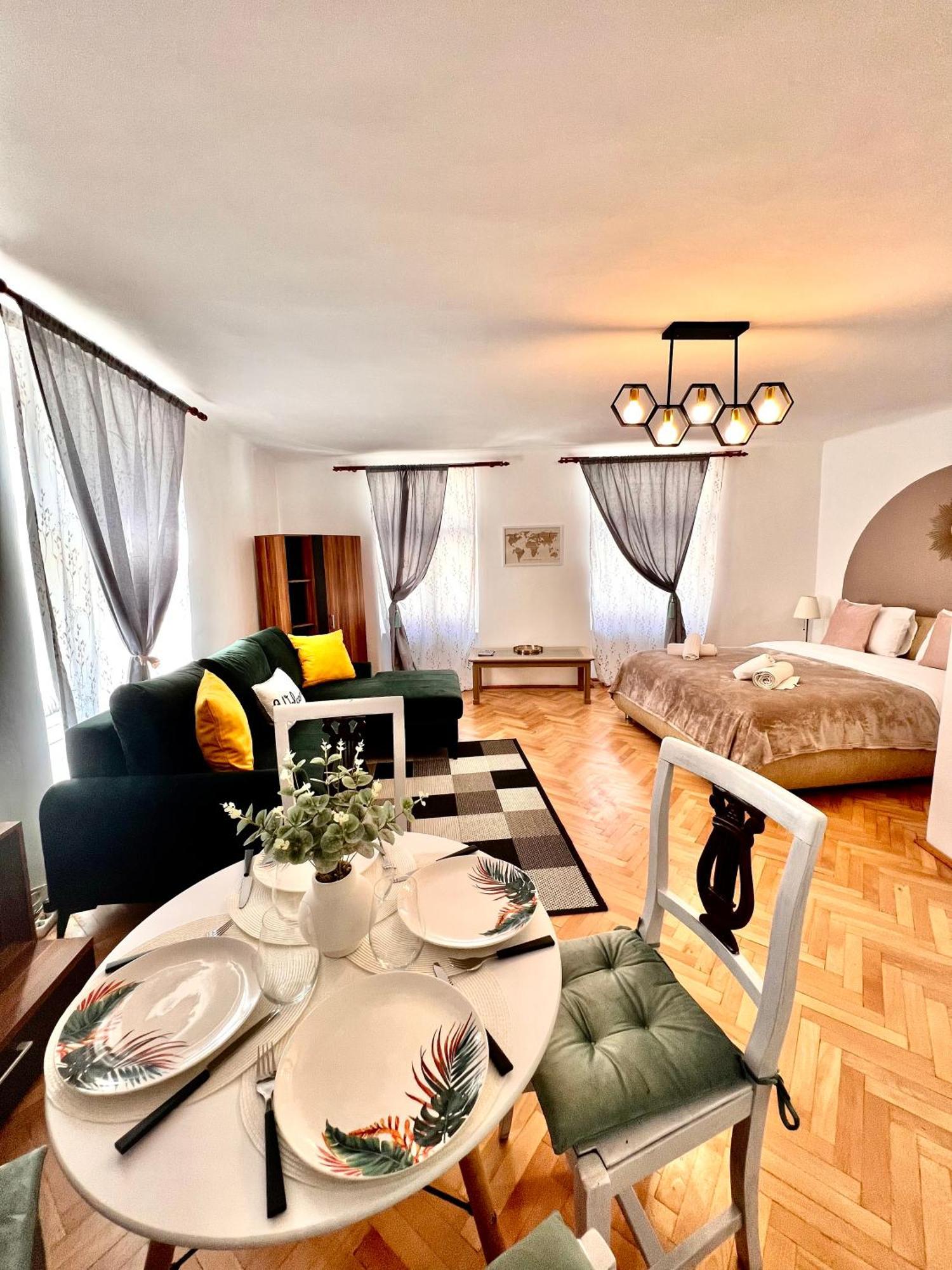Old Town City Center Apartments บราชอฟ ภายนอก รูปภาพ